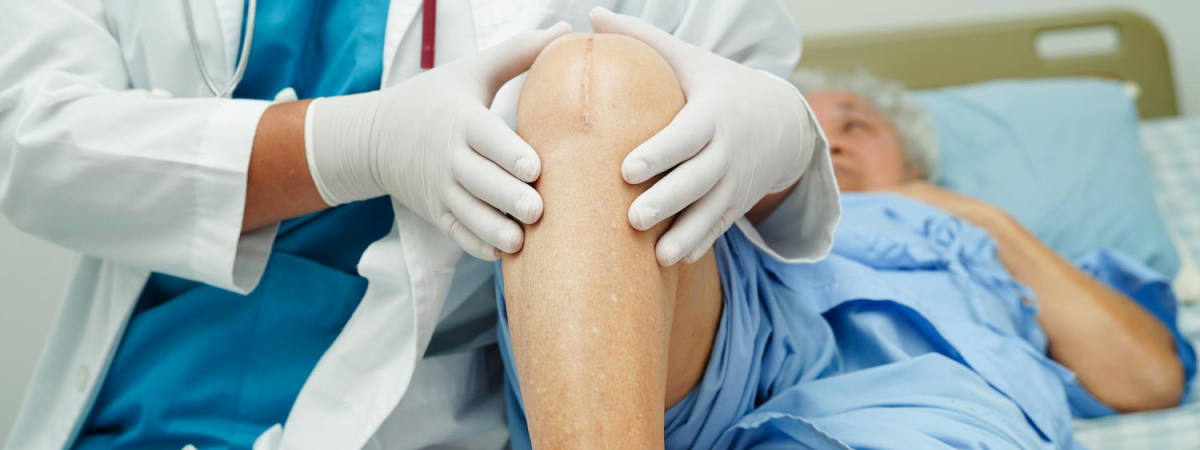 Knee Replacement Surgery: When Is the Right Time to Consult an Orthopedic Surgeon?